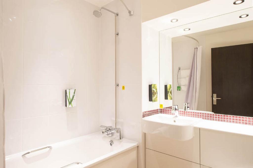 Premier Inn Norwich City Centre - Duke Street Екстериор снимка